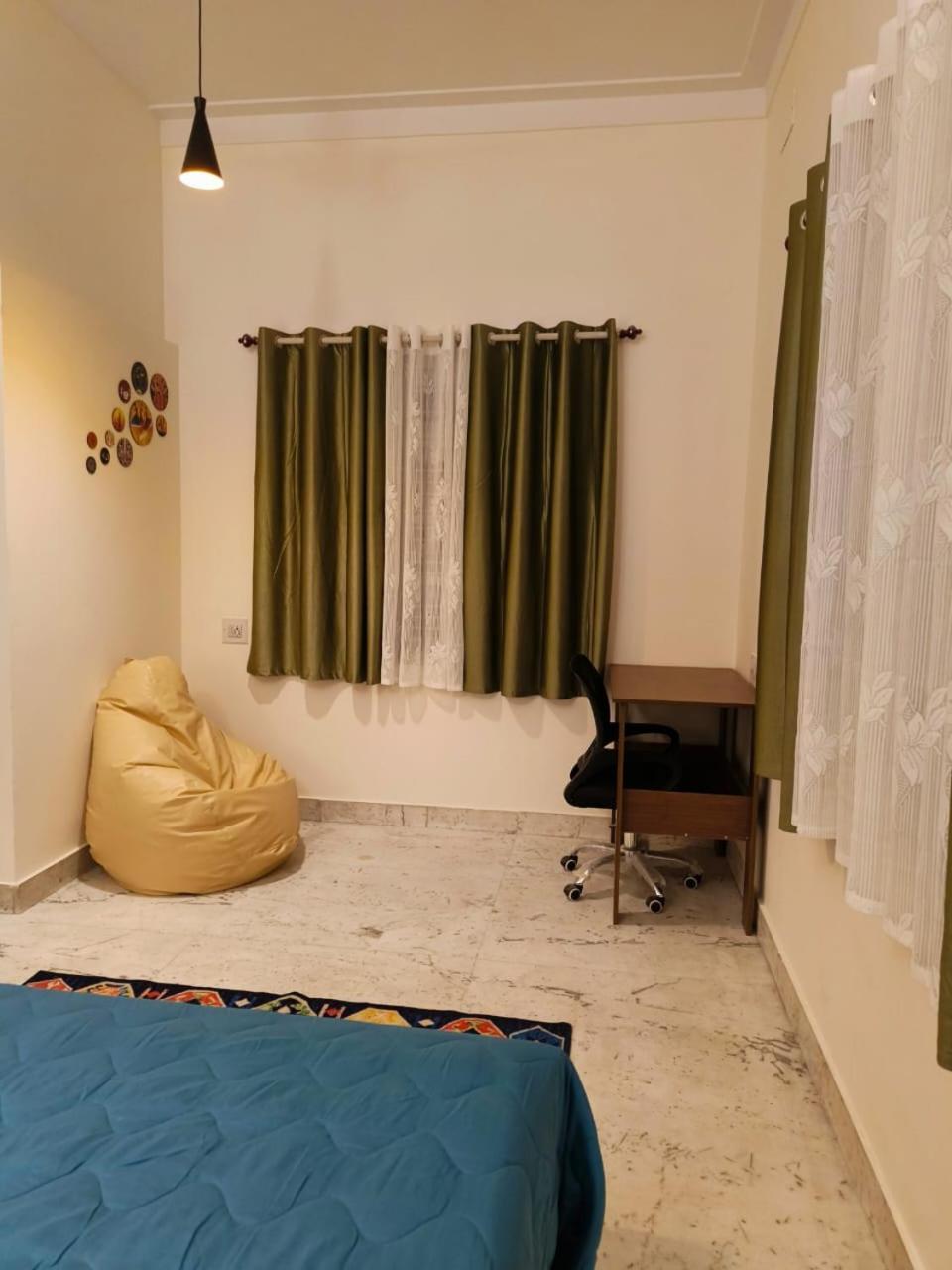 Homestayz Crown Bangalore Zimmer foto